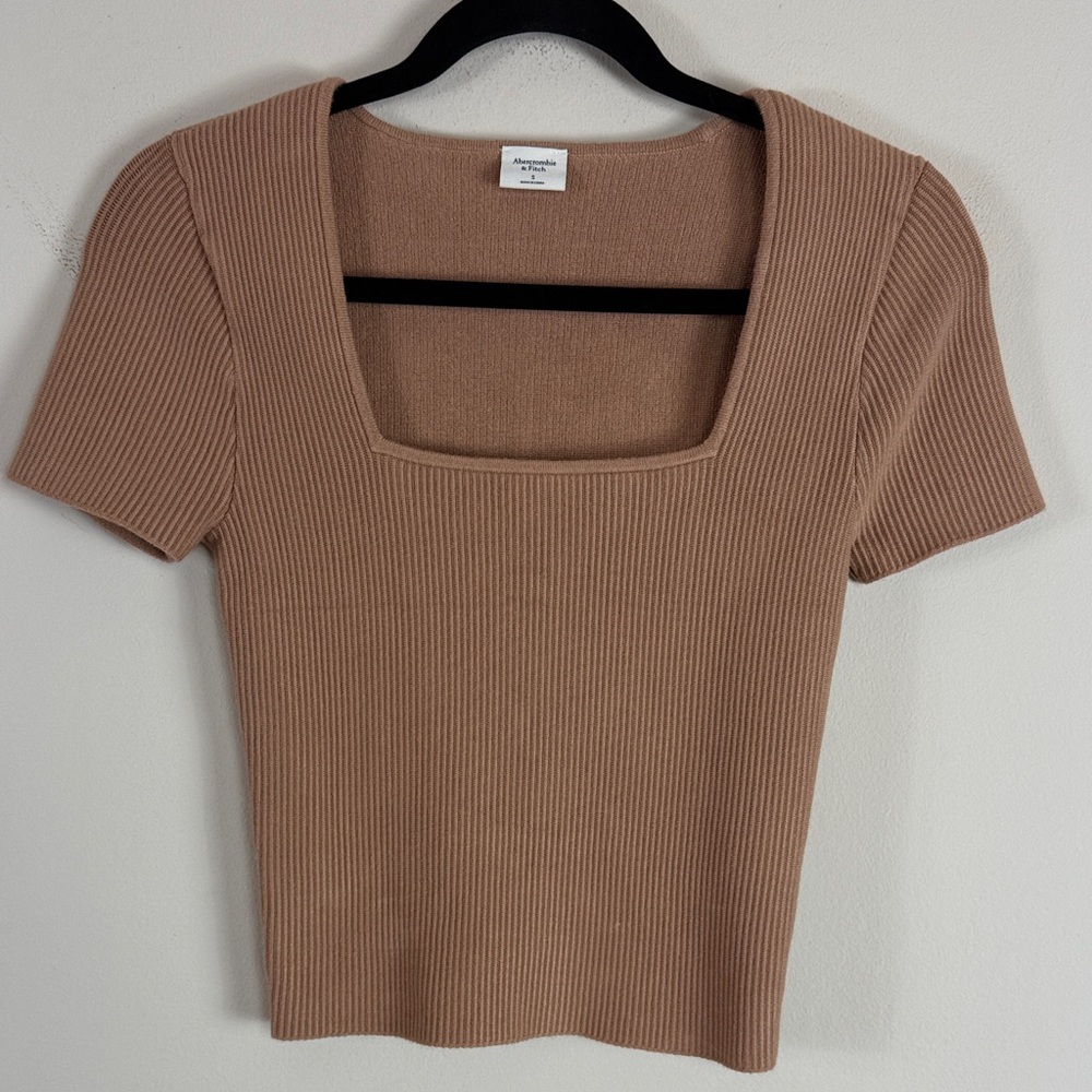 NWT Abercrombie & Fitch Ottoman Square Neck Ribbed Swearer Tee in Tan Size Small